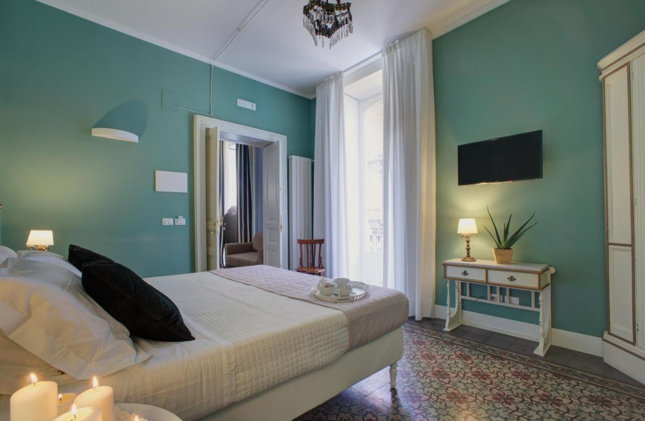 Palazzo Pastura B&B And Apartments คาตาเนีย ภายนอก รูปภาพ