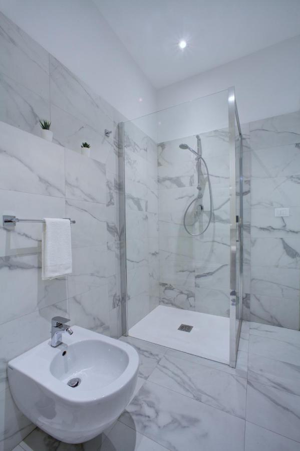 Palazzo Pastura B&B And Apartments คาตาเนีย ภายนอก รูปภาพ