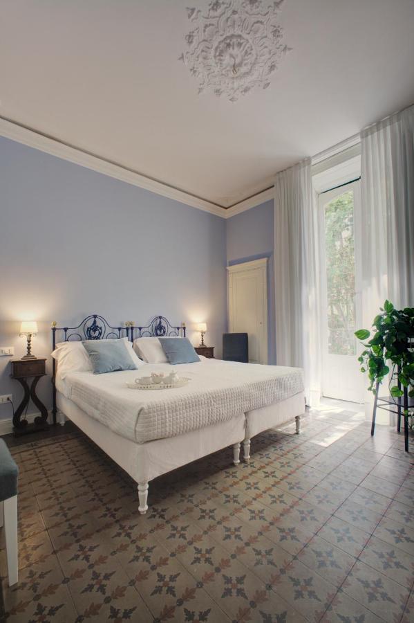 Palazzo Pastura B&B And Apartments คาตาเนีย ภายนอก รูปภาพ