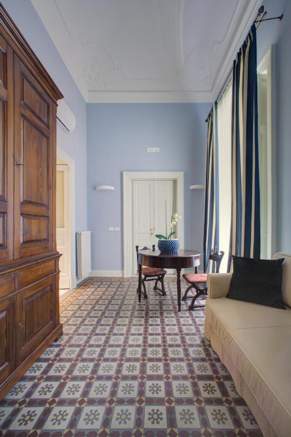 Palazzo Pastura B&B And Apartments คาตาเนีย ภายนอก รูปภาพ