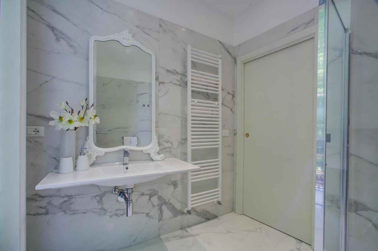 Palazzo Pastura B&B And Apartments คาตาเนีย ภายนอก รูปภาพ