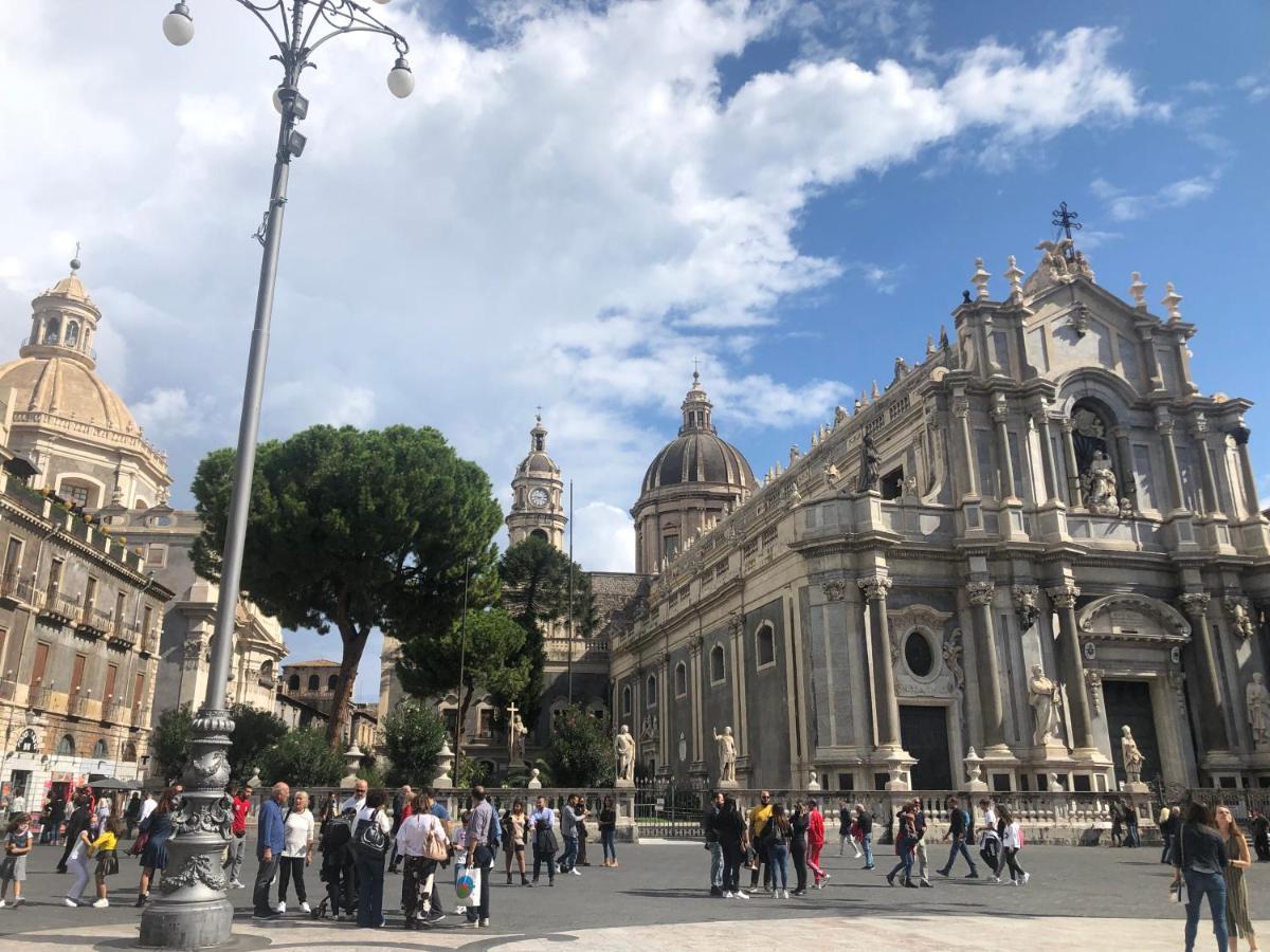 Palazzo Pastura B&B And Apartments คาตาเนีย ภายนอก รูปภาพ