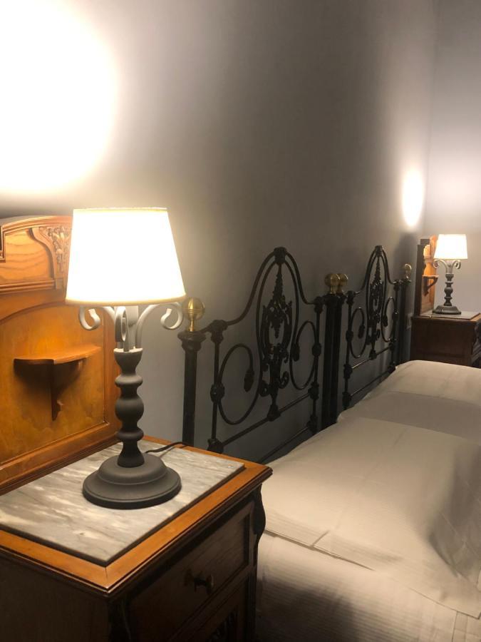 Palazzo Pastura B&B And Apartments คาตาเนีย ภายนอก รูปภาพ